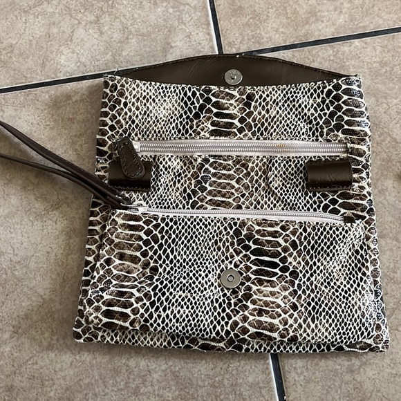 Nine West Snake Print Clutch/Crossbody Bag - Picture 6 of 9